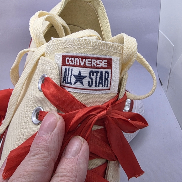 Converse Womens 9 Ladies Cream Sneakers Red Crystal Embellished Accents All Star - Picture 7 of 14